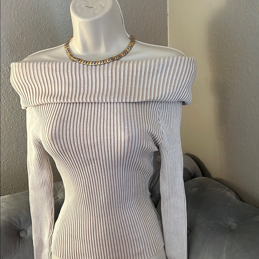 Off-Shoulder Ribbed Sweater - image 7